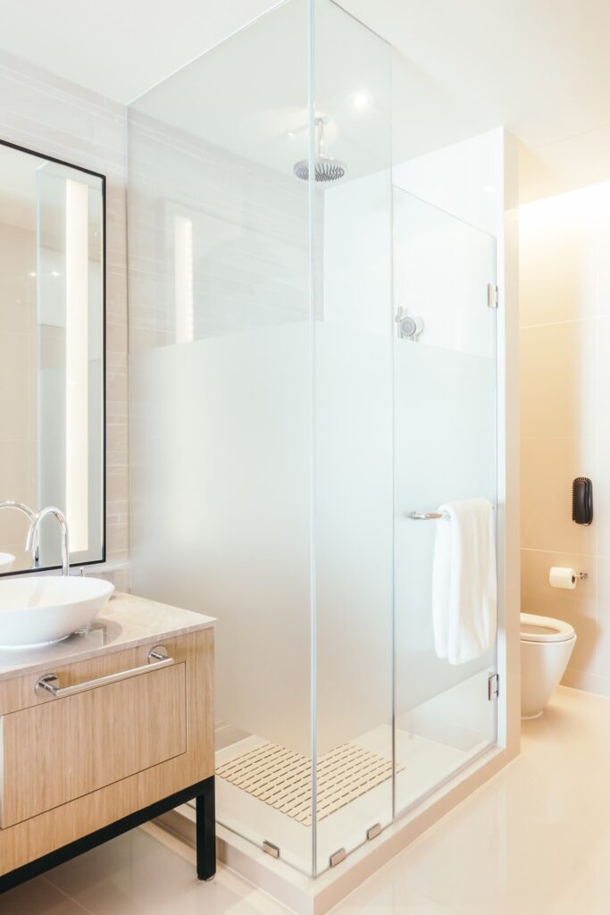 Shower-Cubicals